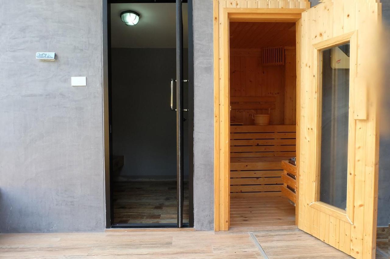 V20 Boutique Jacuzzi Khách sạn