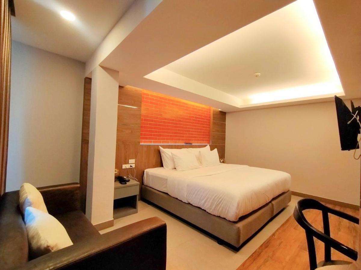 V20 Boutique Jacuzzi Khách sạn