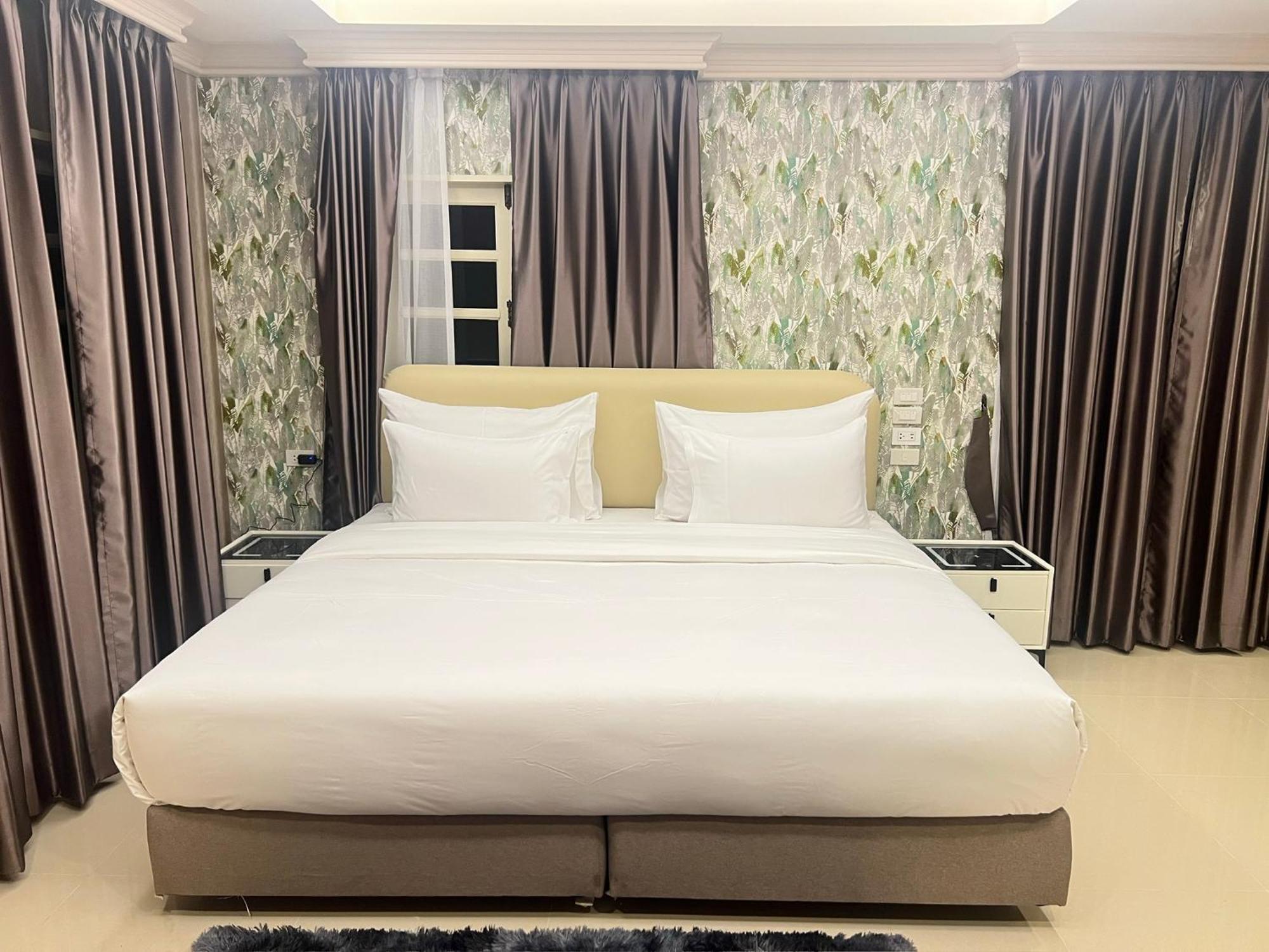 V20 Boutique Jacuzzi Khách sạn Bangkok